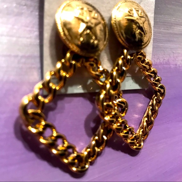 NEW (1-of-a-kind)GoldTone  Clip On Earrings… - Picture 4 of 7